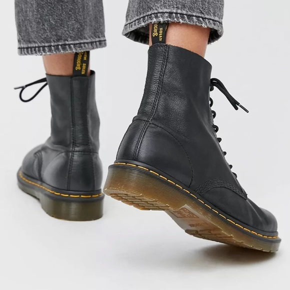 NEW| Dr. Martens Wyoming Black Leather Combat Boots - Picture 5 of 15